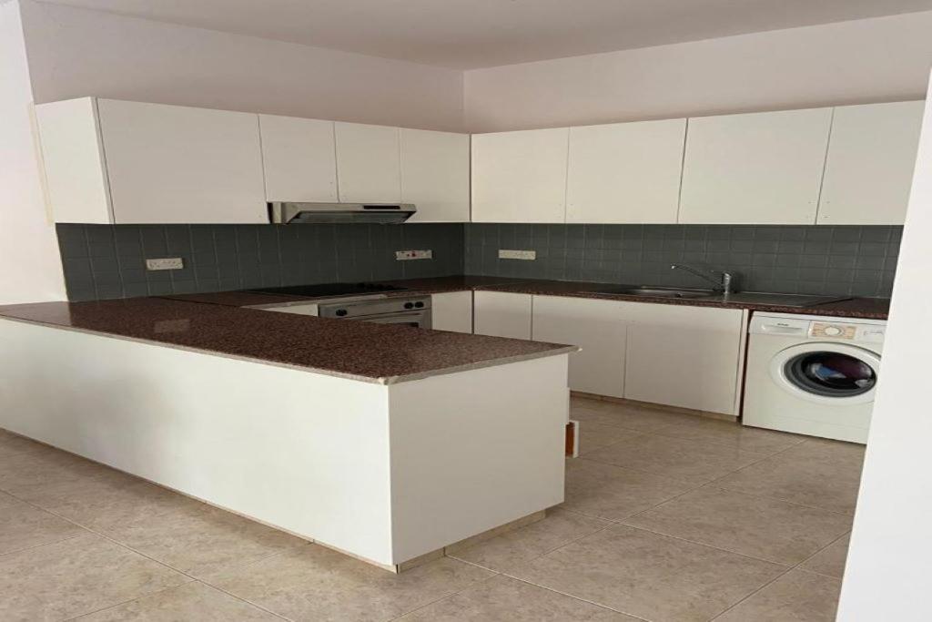 Kato Paphos Apartment In Universal Area Exterior foto